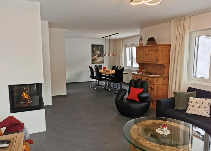 Ferienwohnung Pontresina - Chesa Andrea - Gartensitzplatz
