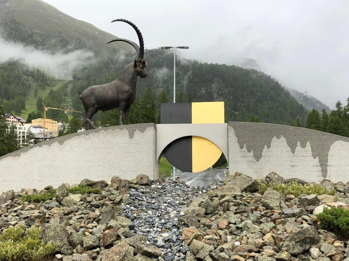 - Chesa Andrea - Gartensitzplatz Pontresina