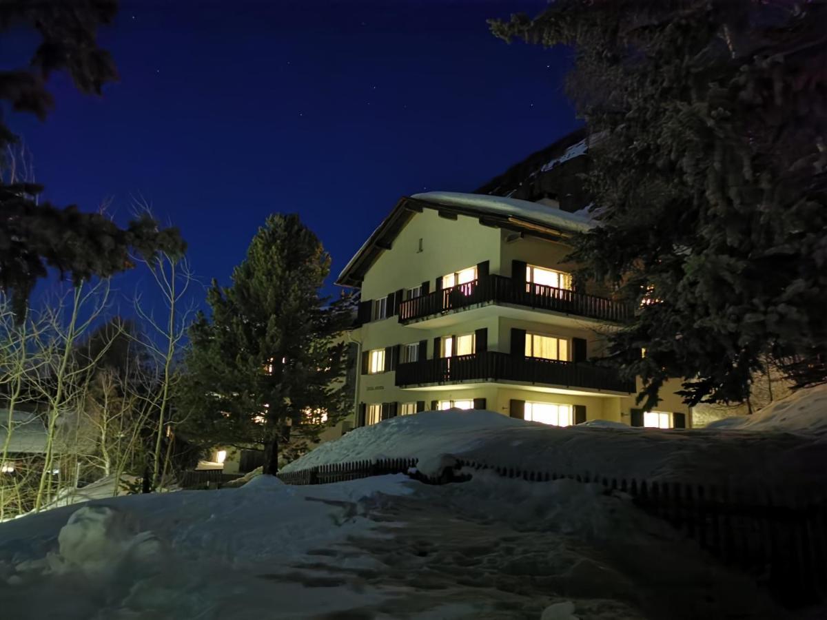 - Chesa Andrea - Gartensitzplatz Pontresina